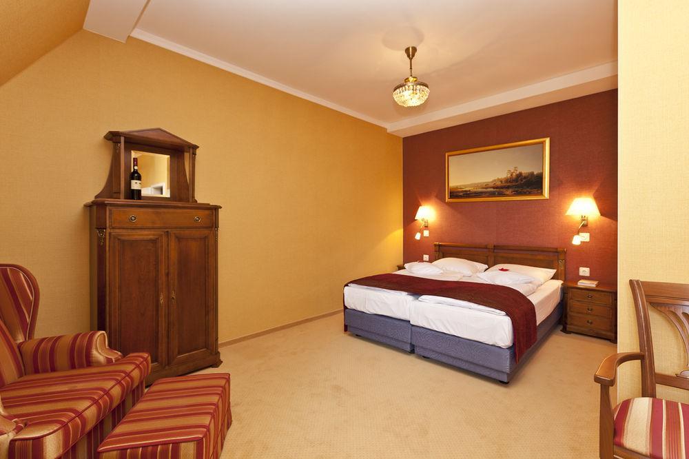 Seehotel Schloss Klink Exterior foto