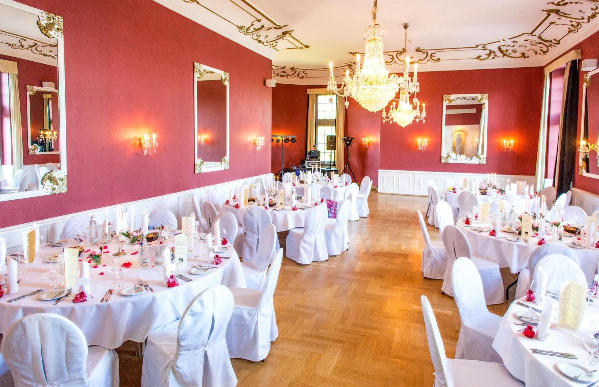 Seehotel Schloss Klink Exterior foto