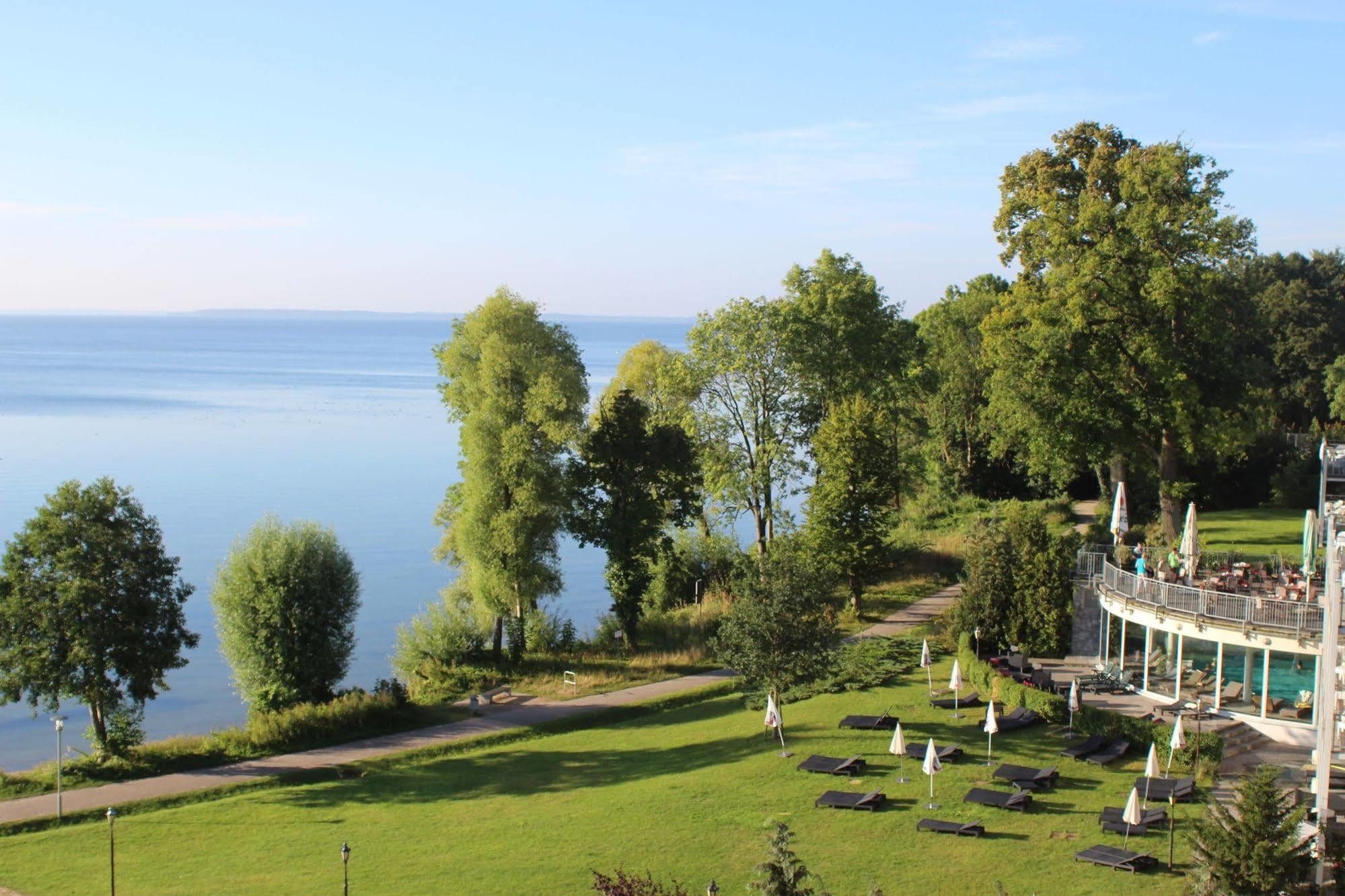 Seehotel Schloss Klink Exterior foto
